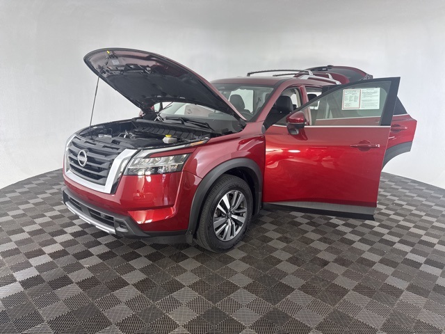 2024 Nissan Pathfinder SL photo 10