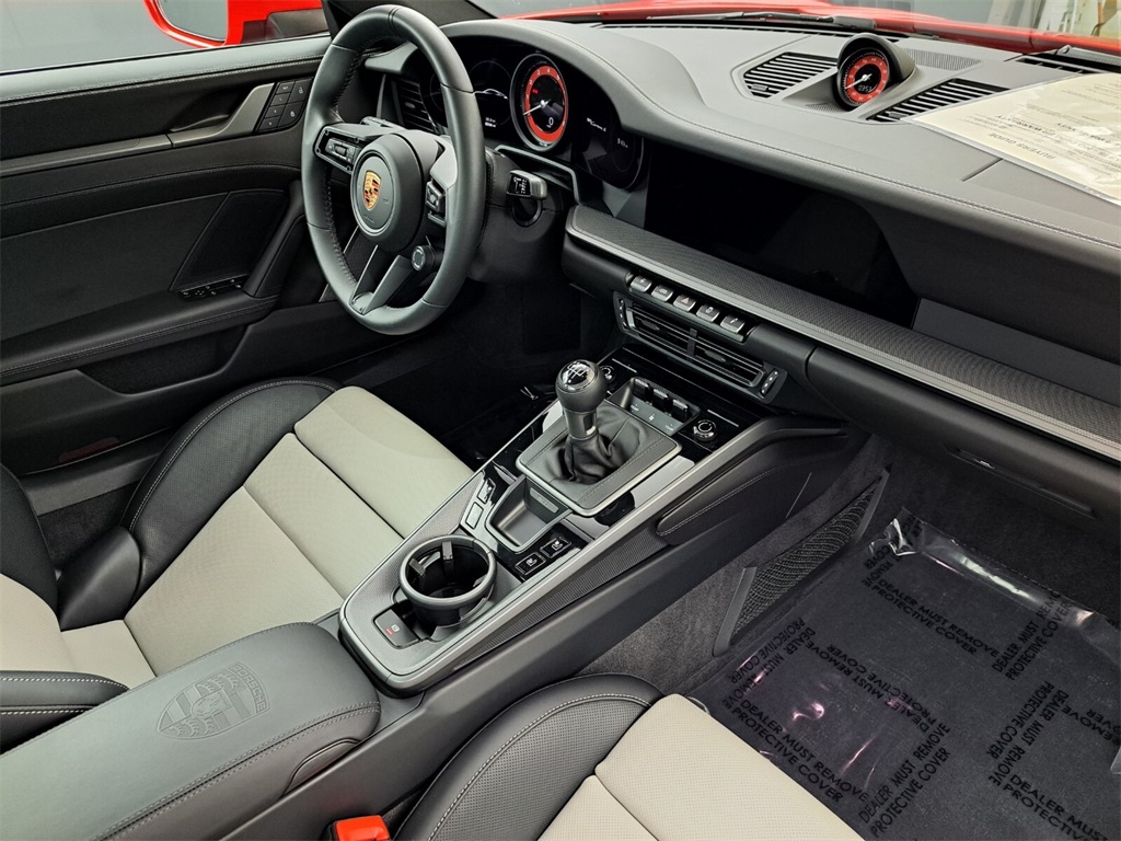 2024 Porsche 911 S photo 14