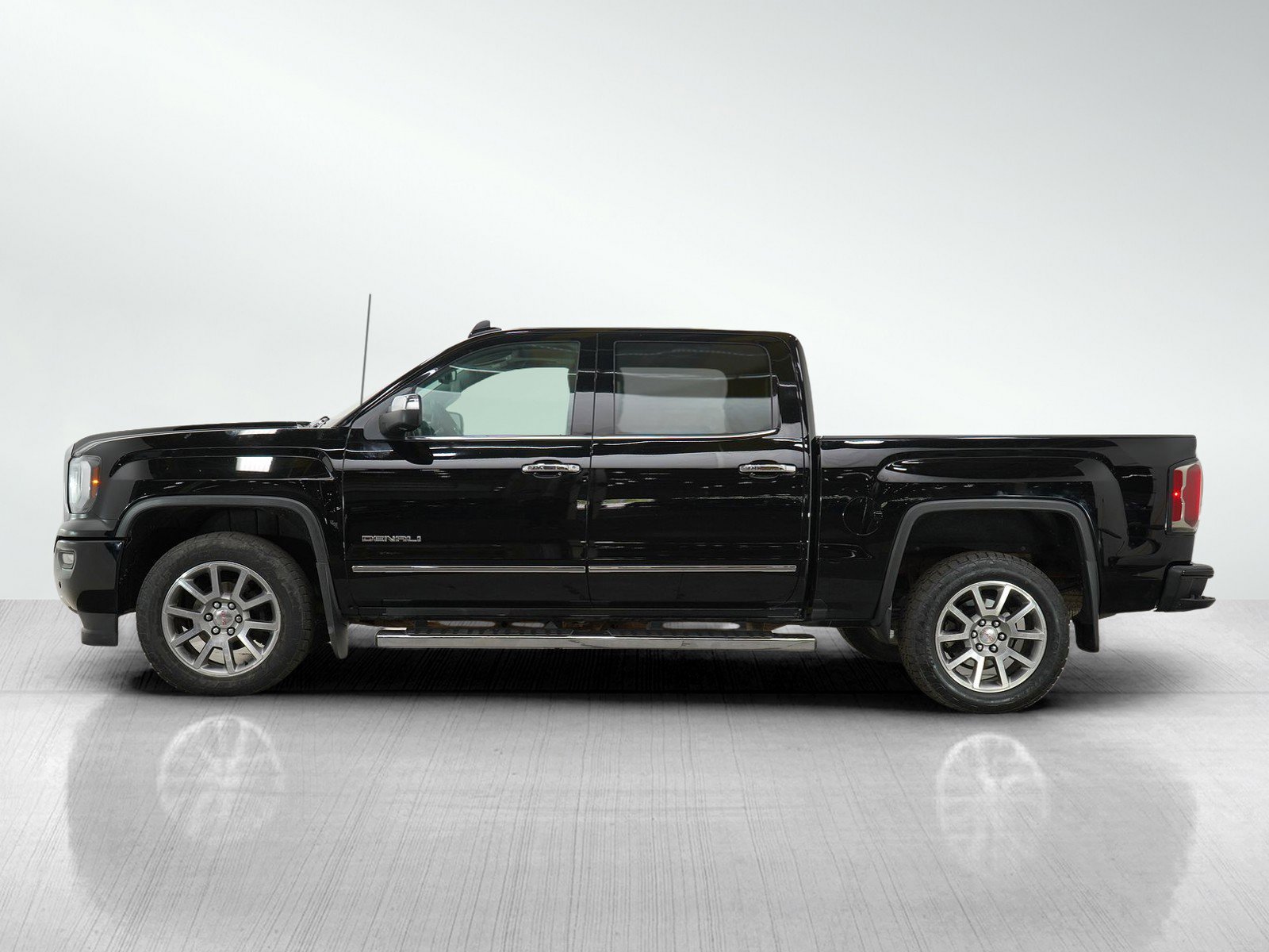 Used 2018 GMC Sierra 1500 Denali Denali with VIN 3GTU2PECXJG256859 for sale in Minneapolis, Minnesota