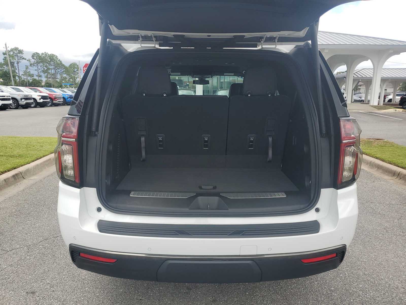 2021 Chevrolet Tahoe Z71 photo 4