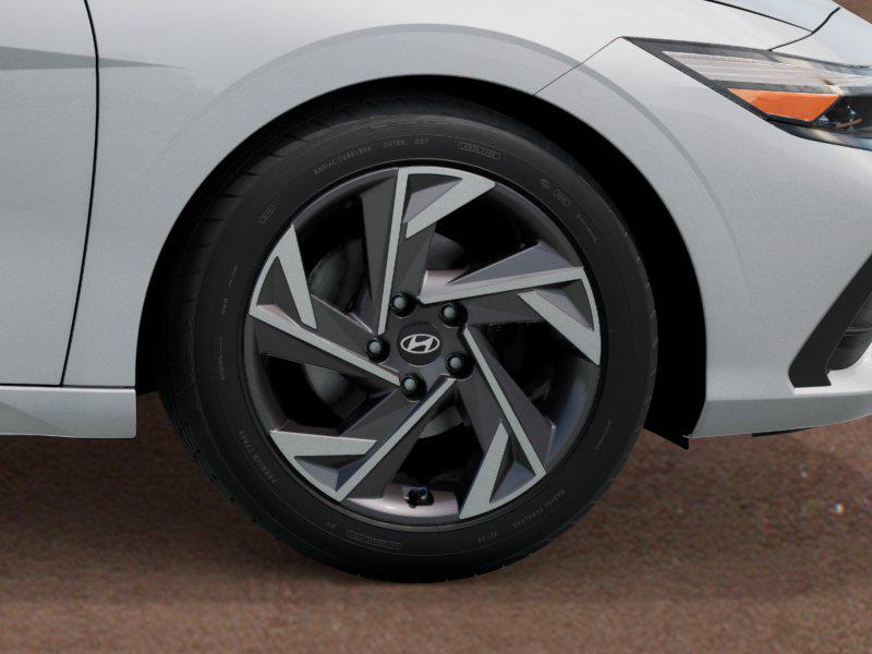 2025 Hyundai Elantra SEL Sport photo 7
