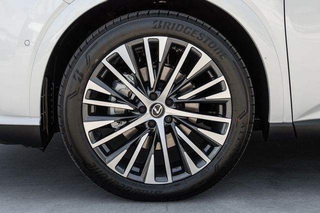2025 Lexus RX 350h Premium photo 8