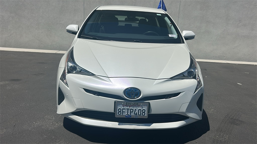 2018 Toyota Prius Four photo 2