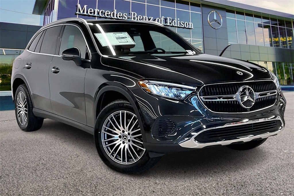 2026 Mercedes-Benz GLC Base's photo