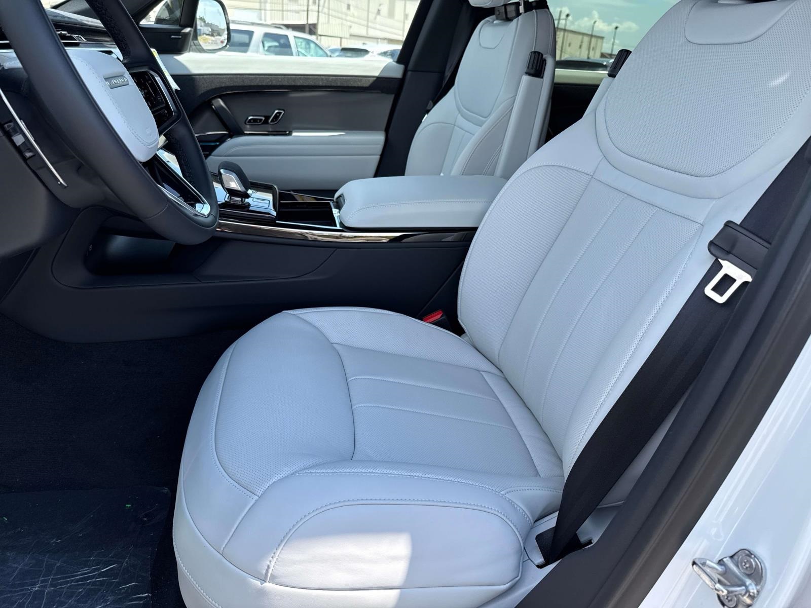 2025 Land Rover Range Rover Sport SE photo 10