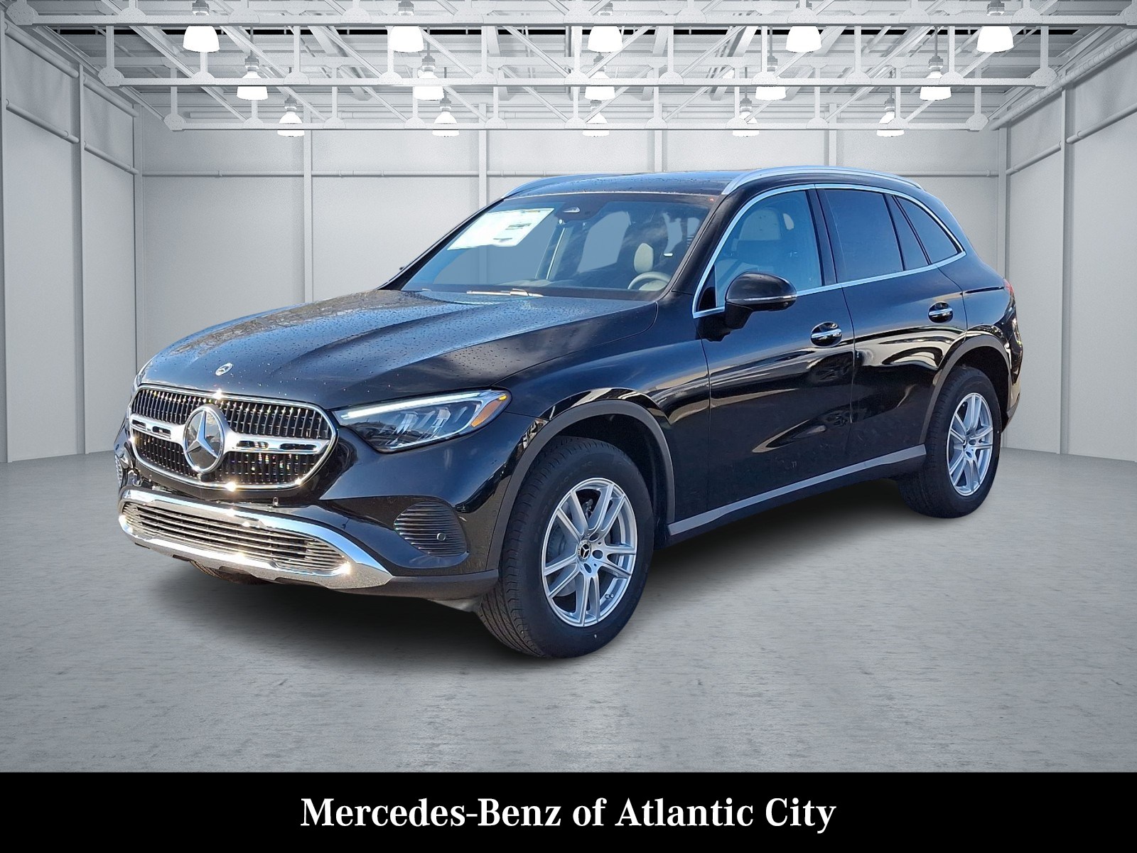 2025 Mercedes Benz GLC 300 4MATIC photo 2