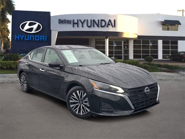 2023 Nissan Altima SV's photo