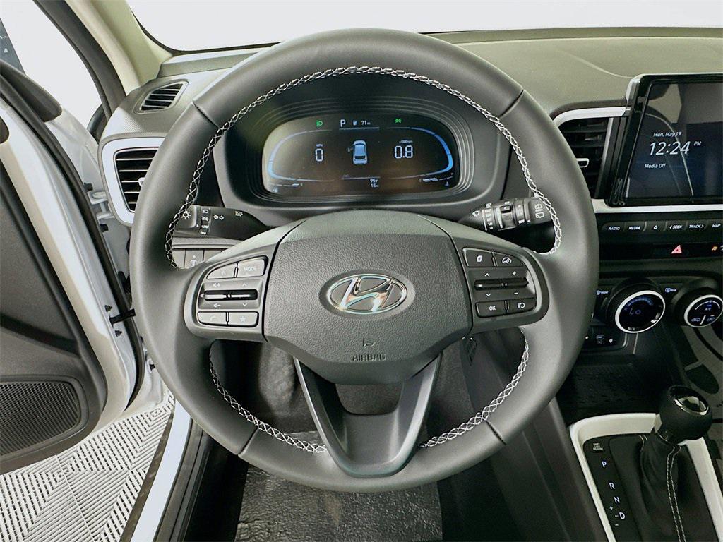 2025 Hyundai Venue Limited photo 4