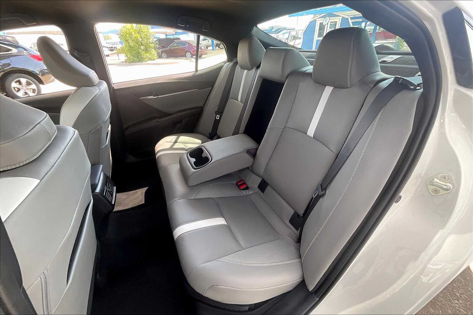2025 Toyota Camry SE photo 19