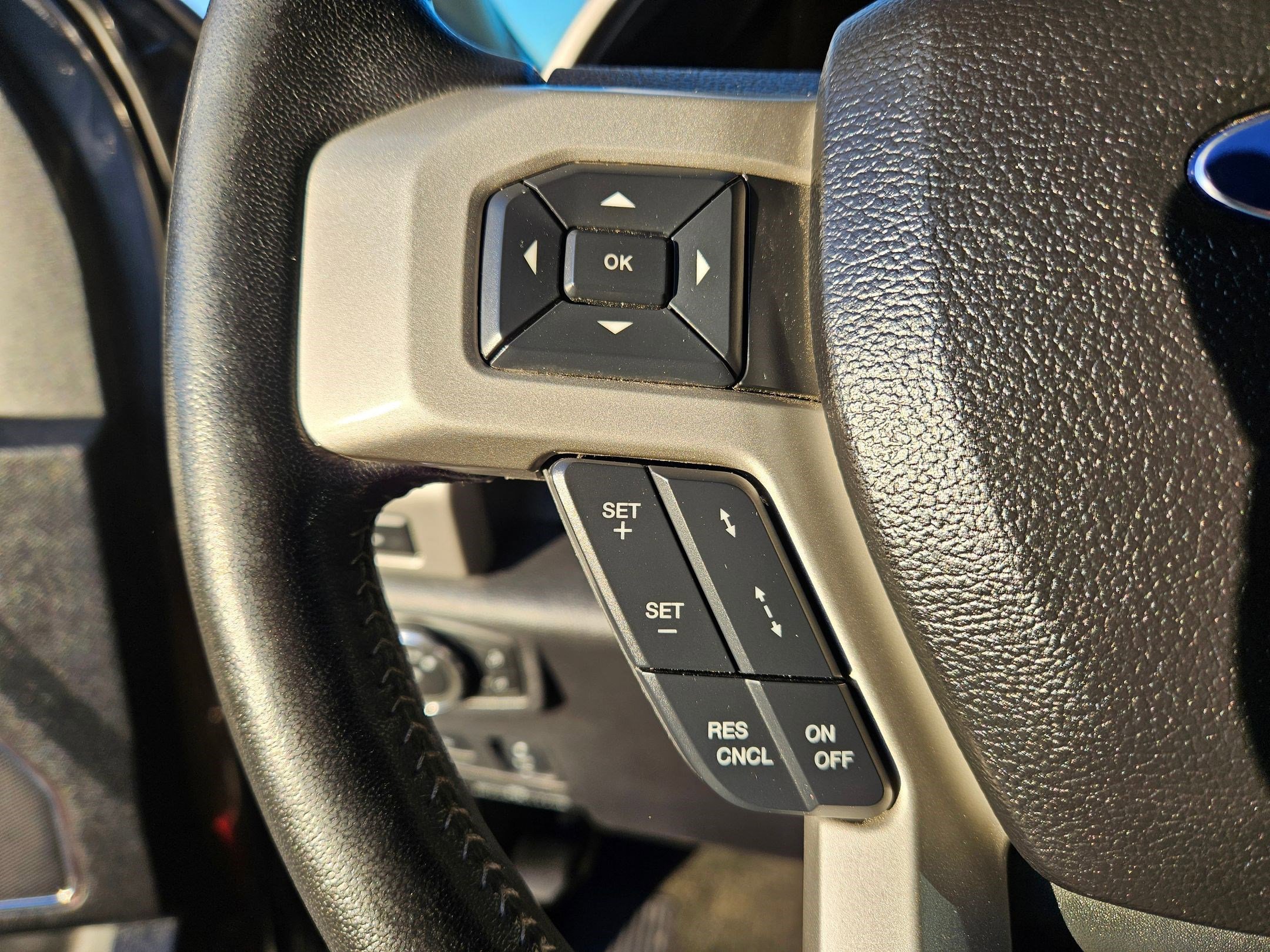 2017 Ford F-350 Lariat photo 15