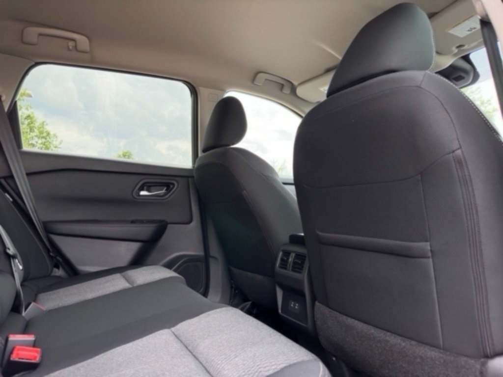 2026 Nissan Rogue SV photo 20