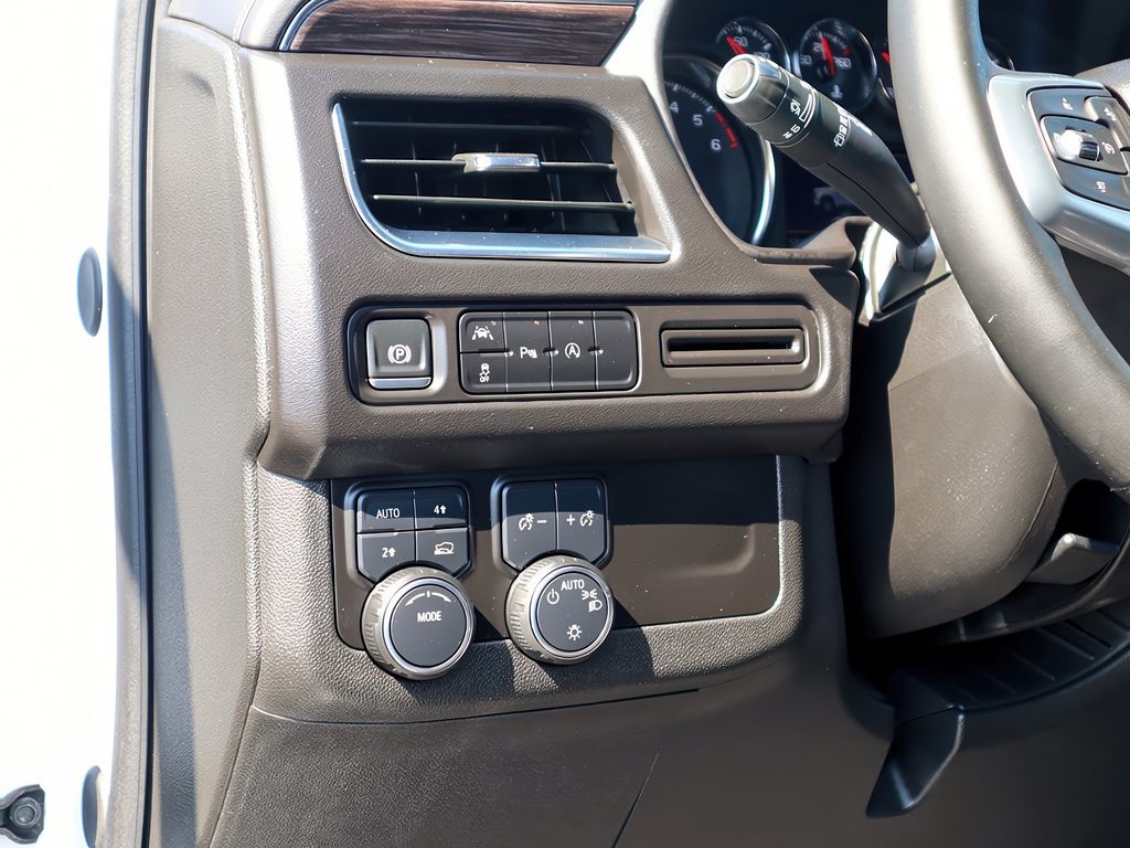 2024 Chevrolet Suburban 1500 LS photo 8