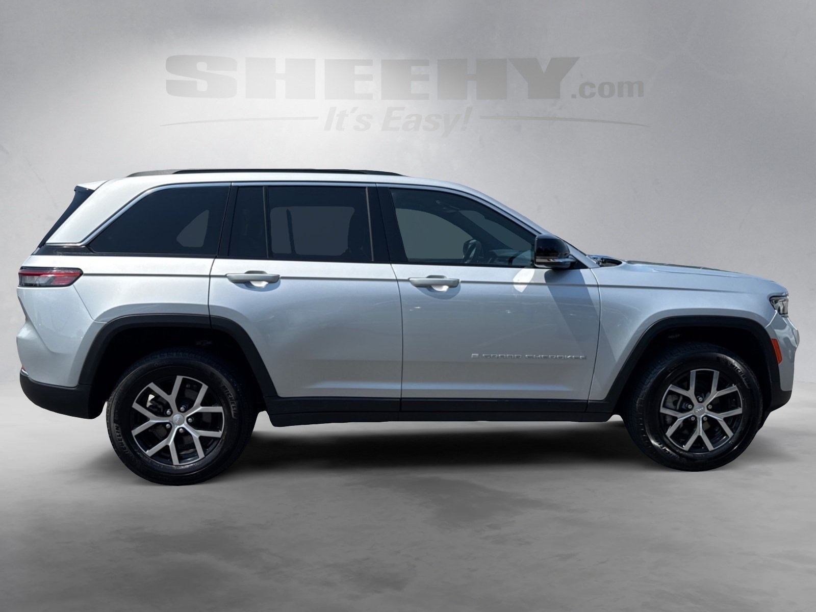 2024 Jeep Grand Cherokee Limited photo 10
