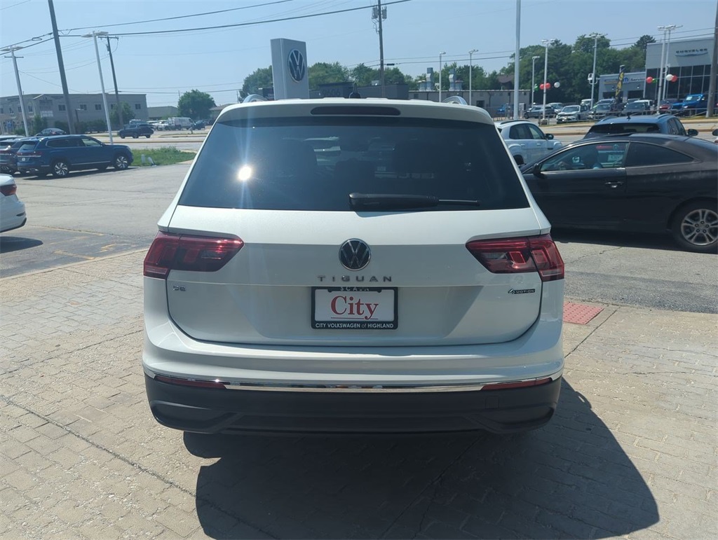 2023 Volkswagen Tiguan SE photo 7
