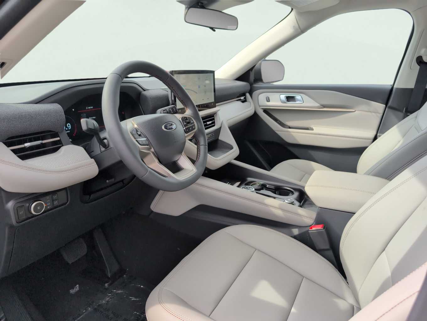 2025 Ford Explorer photo 6
