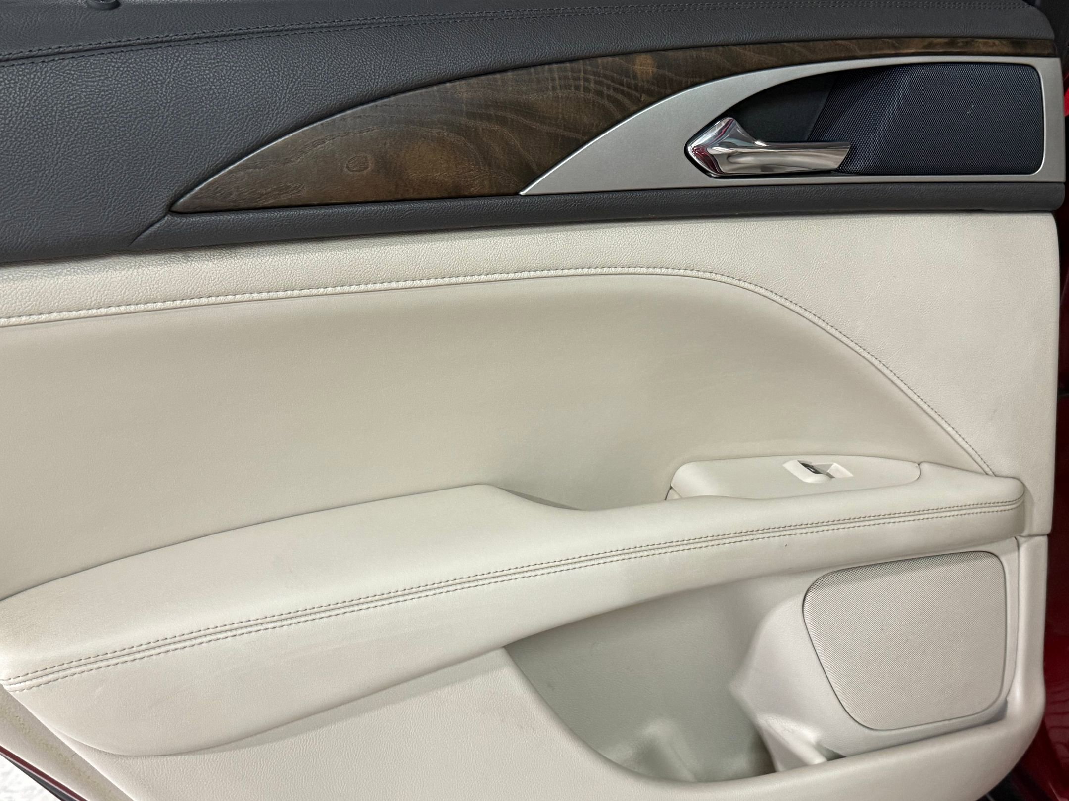 2017 Lincoln MKZ Select photo 28