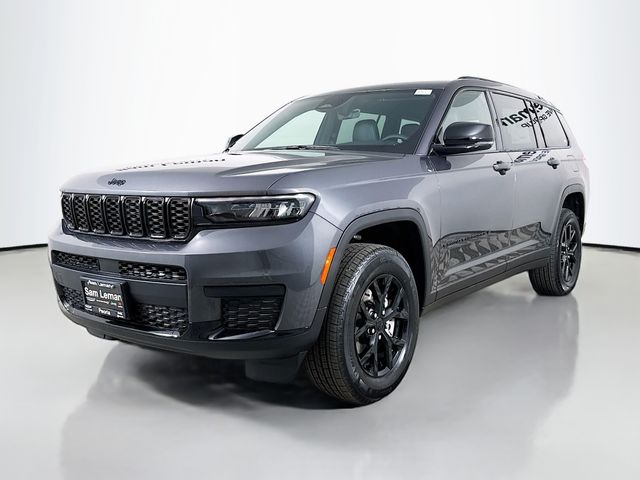 2025 Jeep Grand Cherokee Altitude photo 3