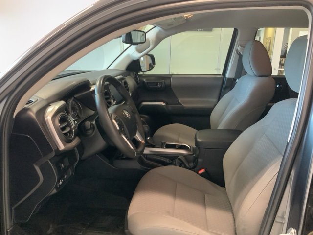 2022 Toyota Tacoma SR 4x4 photo 9