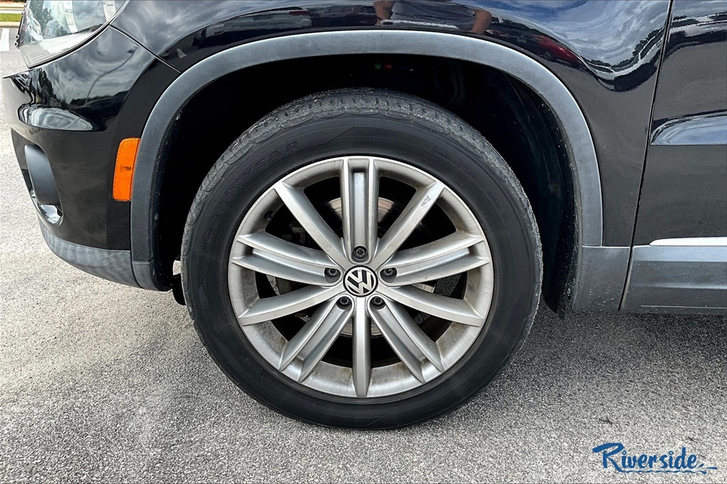 2015 Volkswagen Tiguan SEL photo 7