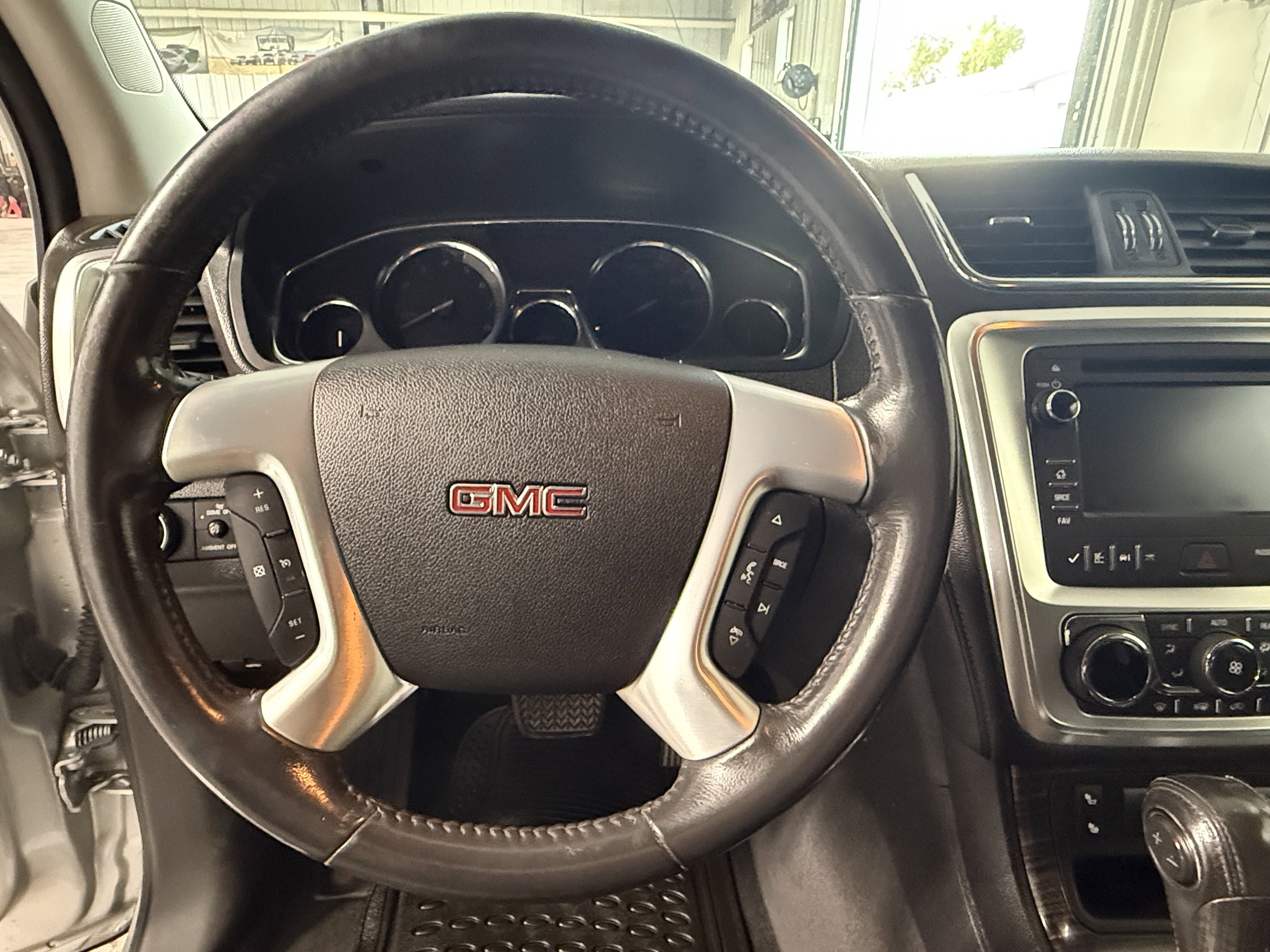 2014 Gmc Acadia SLT photo 17