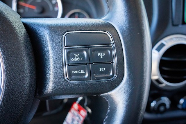 2015 Jeep Wrangler Unlimited Rubicon photo 17