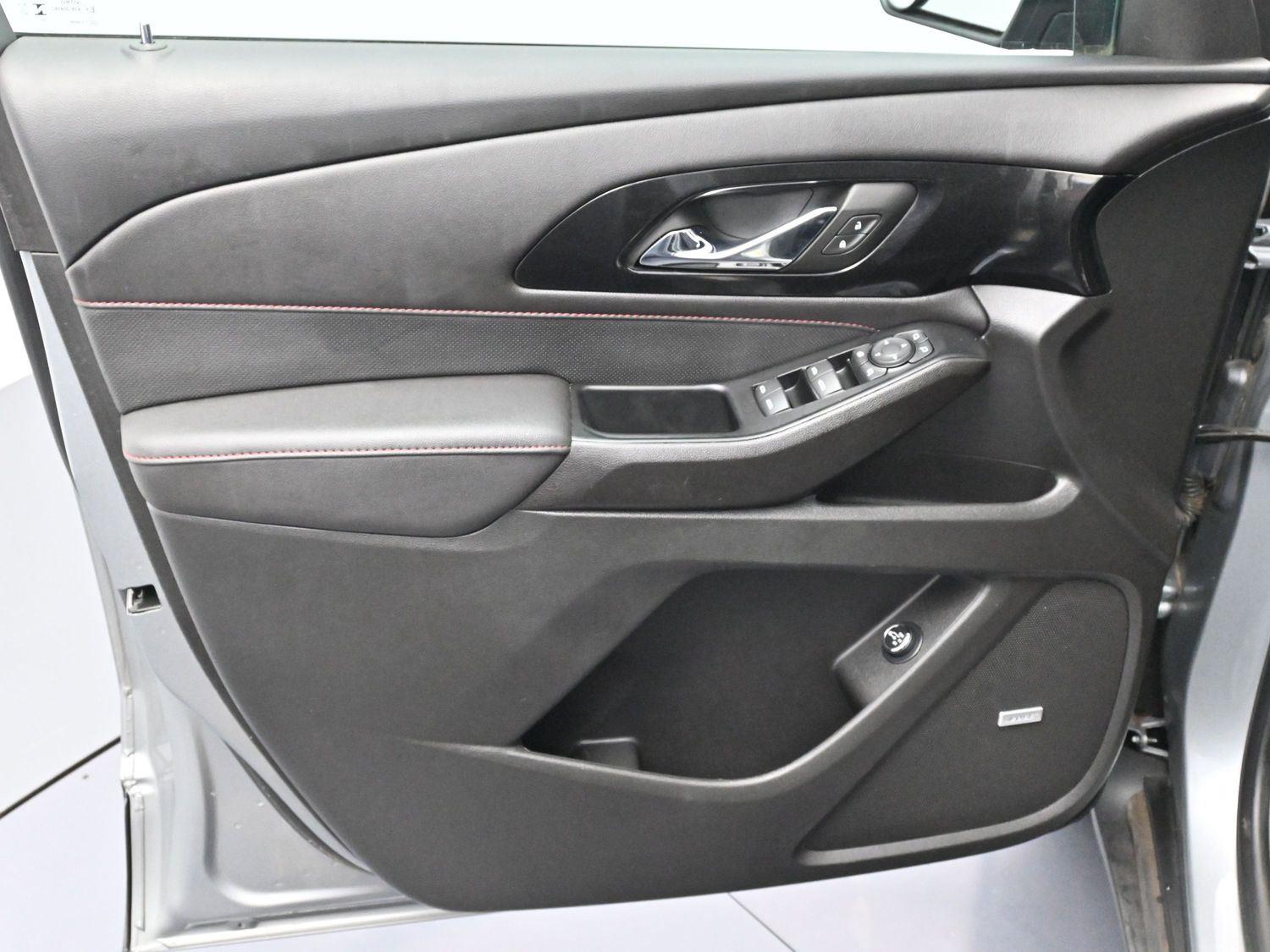 2023 Chevrolet Traverse RS photo 5