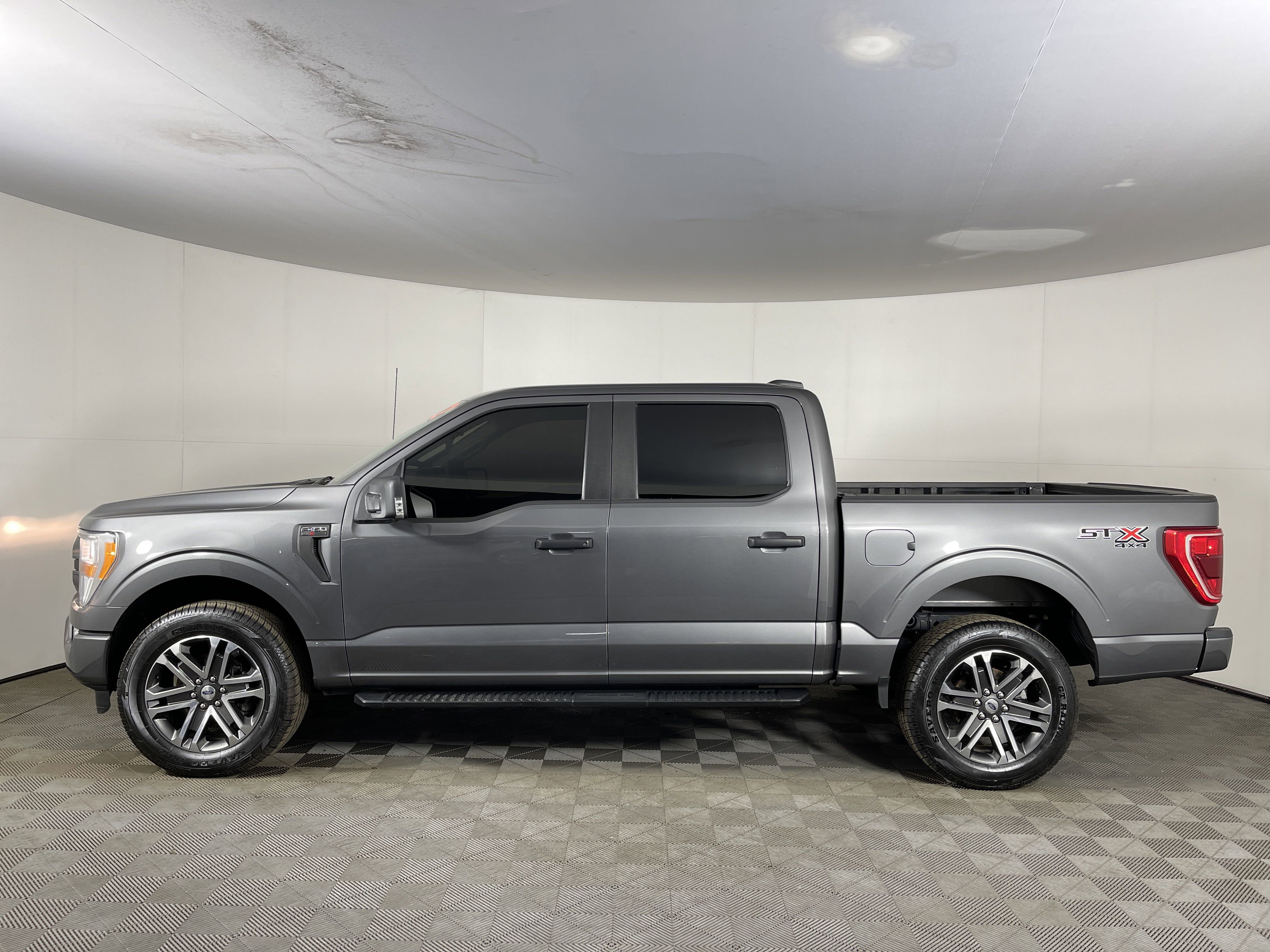 2022 Ford F-150 XL photo 3
