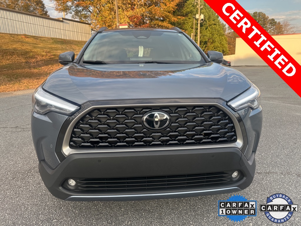 2023 Toyota Corolla Cross XLE photo 2