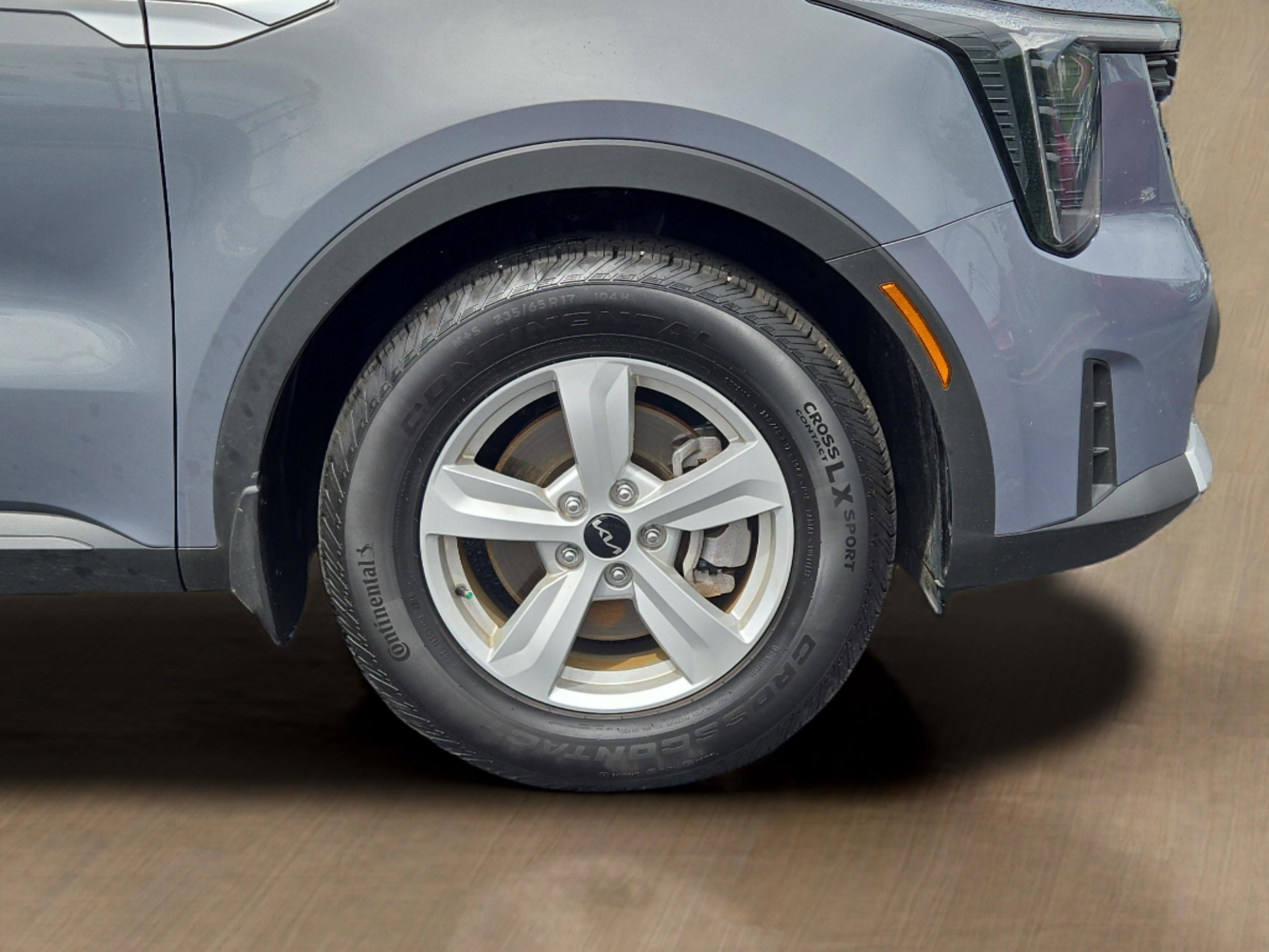 2025 Kia Sorento LX photo 8