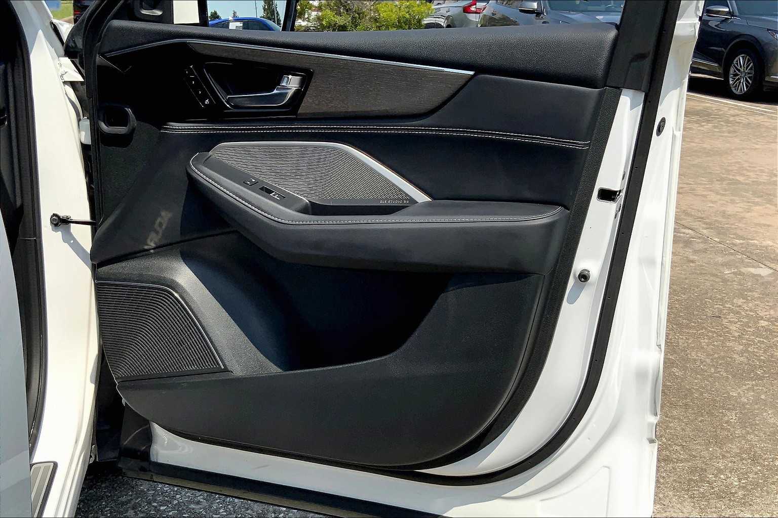 2023 Acura MDX SH-AWD Advance photo 19