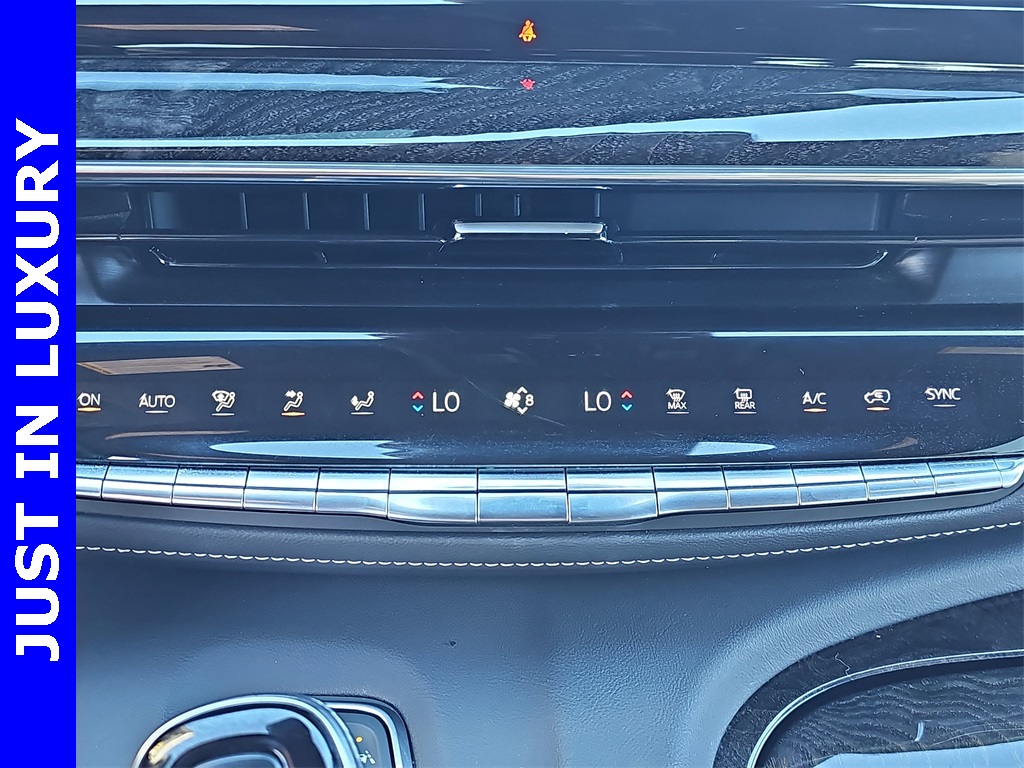 2023 Cadillac Escalade Premium Luxury photo 21