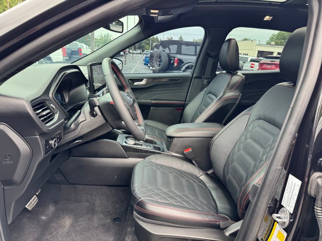 2023 Ford Escape ST-Line Elite photo 4