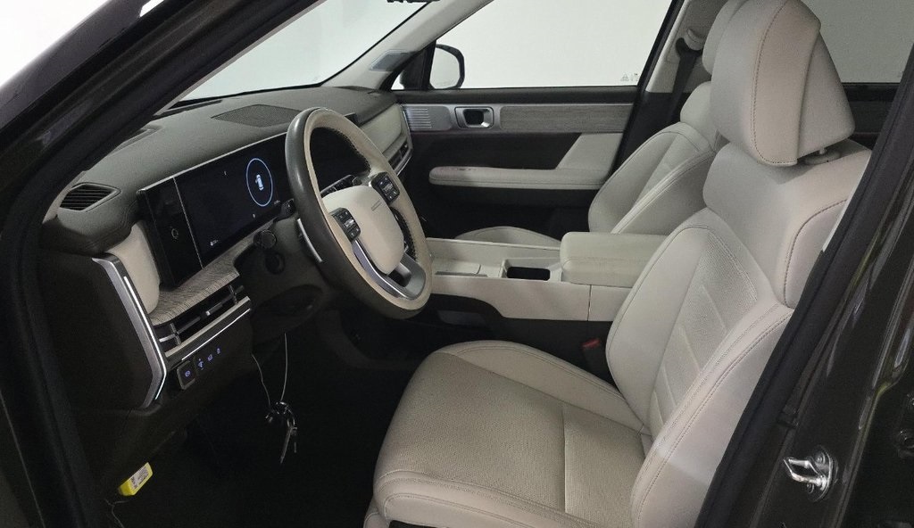 2025 Hyundai Santa Fe Calligraphy photo 2