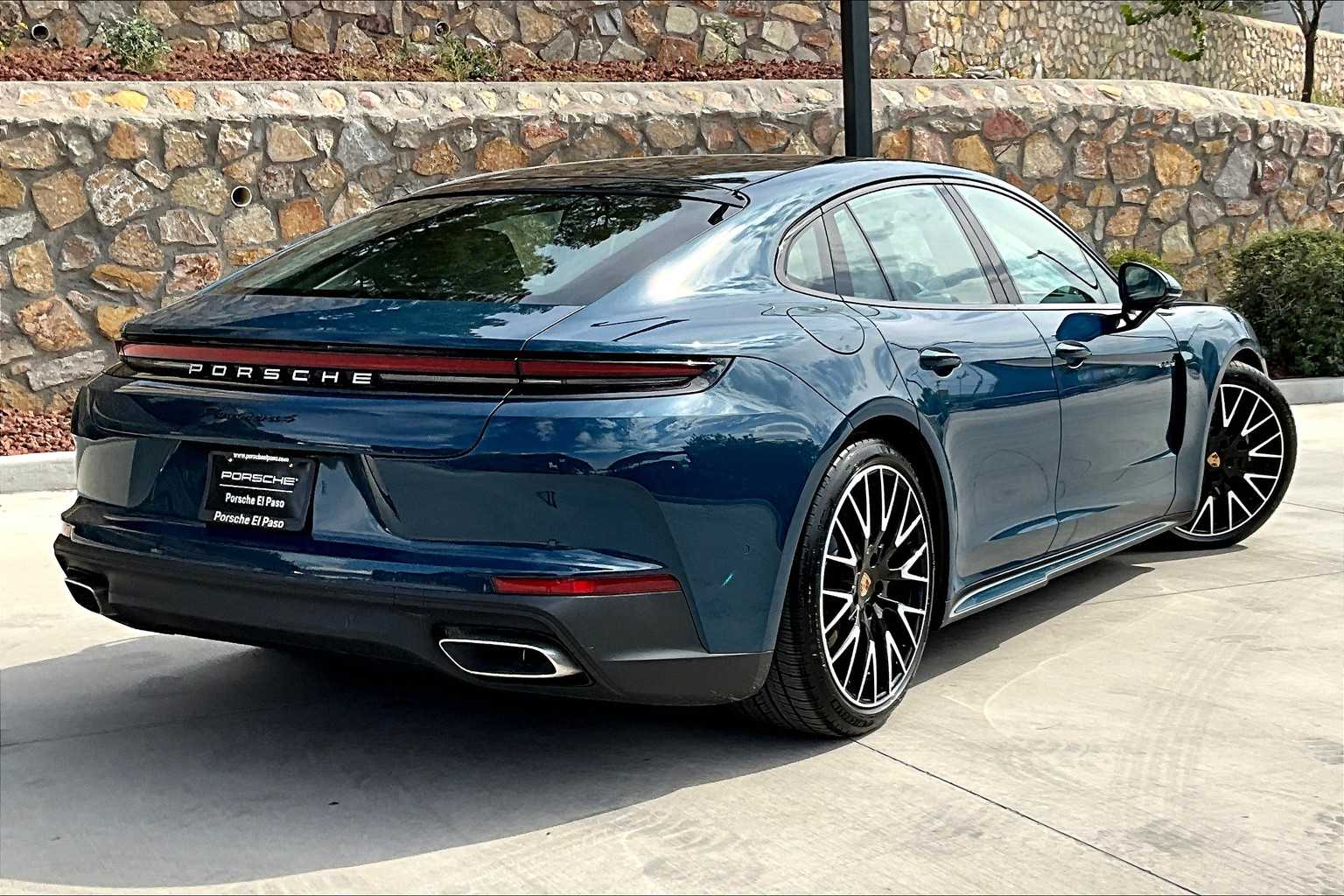 2025 Porsche Panamera 4 E-Hybrid photo 7
