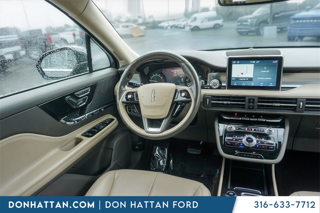 2022 Lincoln Corsair Standard photo 11