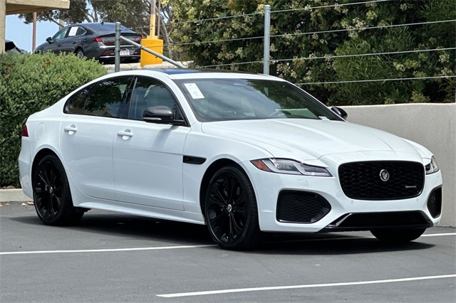 2024 Jaguar XF P250 R-Dynamic SE photo 7