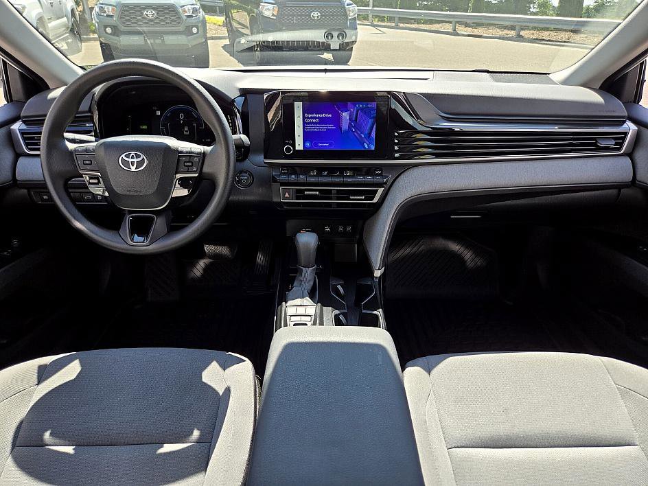 2025 Toyota Camry LE photo 11