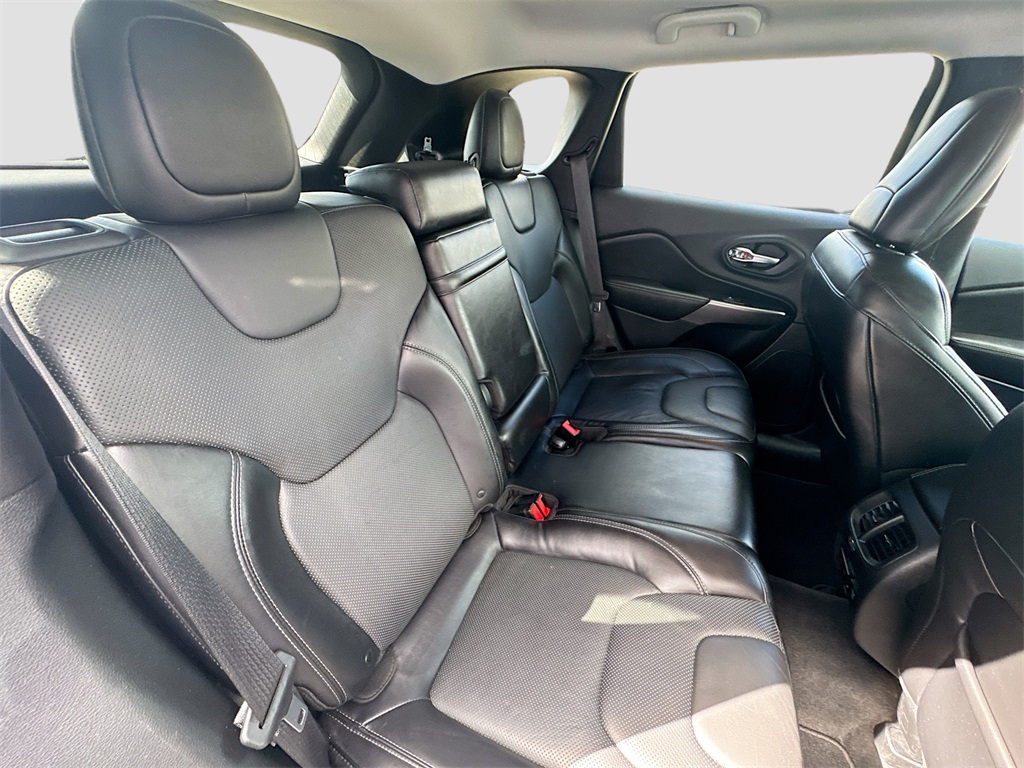 2019 Jeep Cherokee Limited photo 25