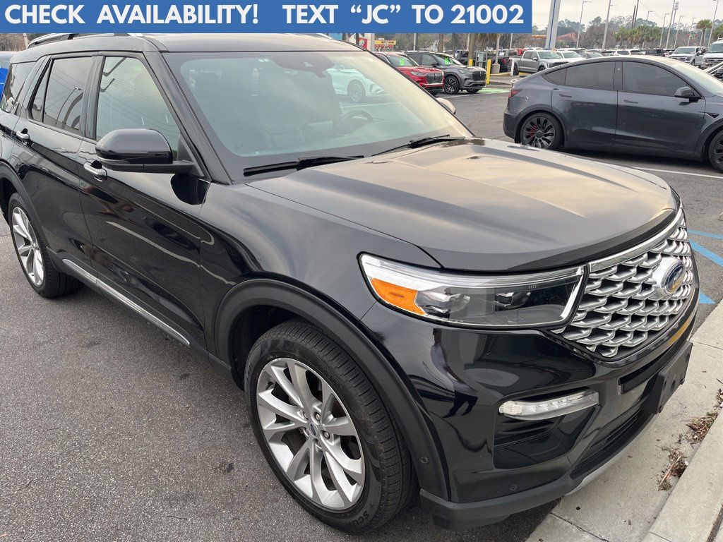 2021 Ford Explorer Platinum's photo