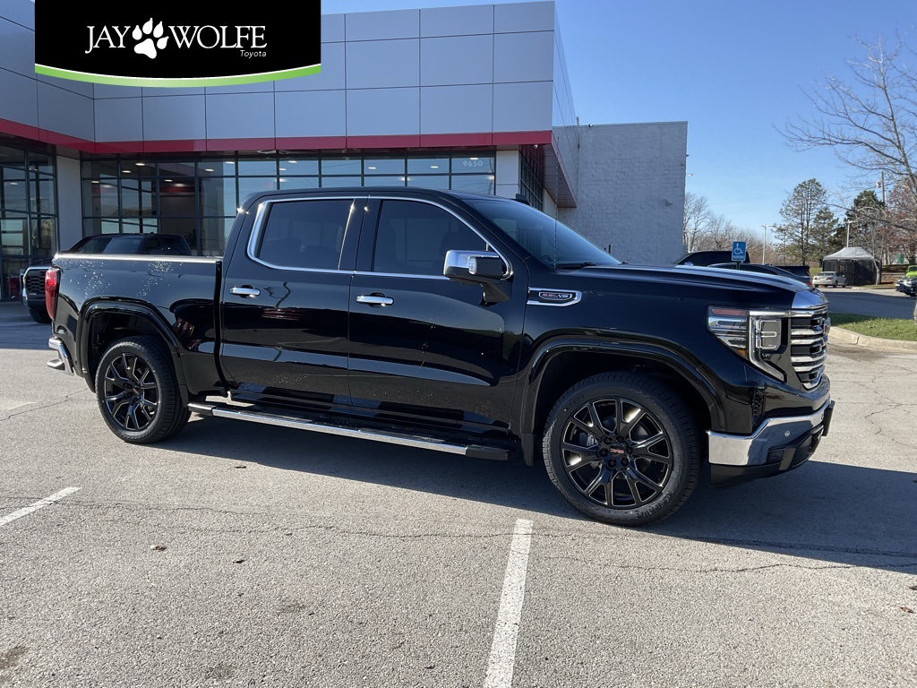 2022 GMC Sierra 1500 SLT's photo