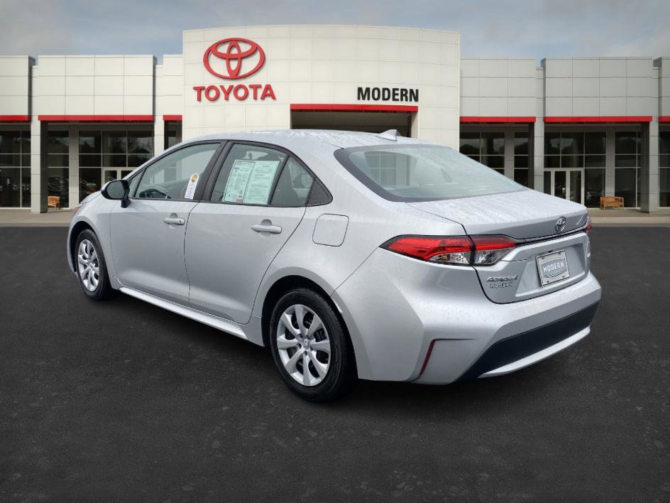 2022 Toyota Corolla LE photo 3
