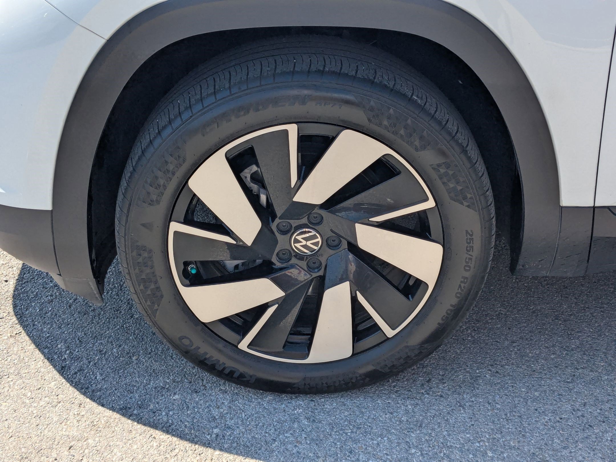 2024 Volkswagen Atlas Cross Sport SE Technology photo 10