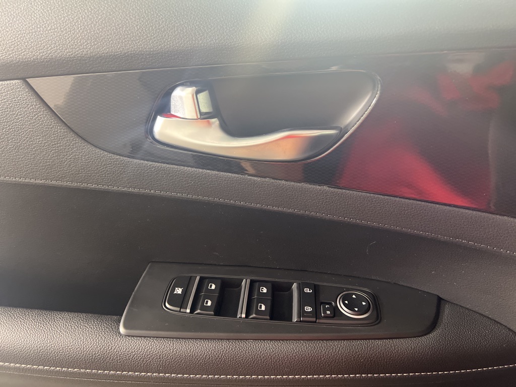 2023 Kia Forte GT-Line photo 16