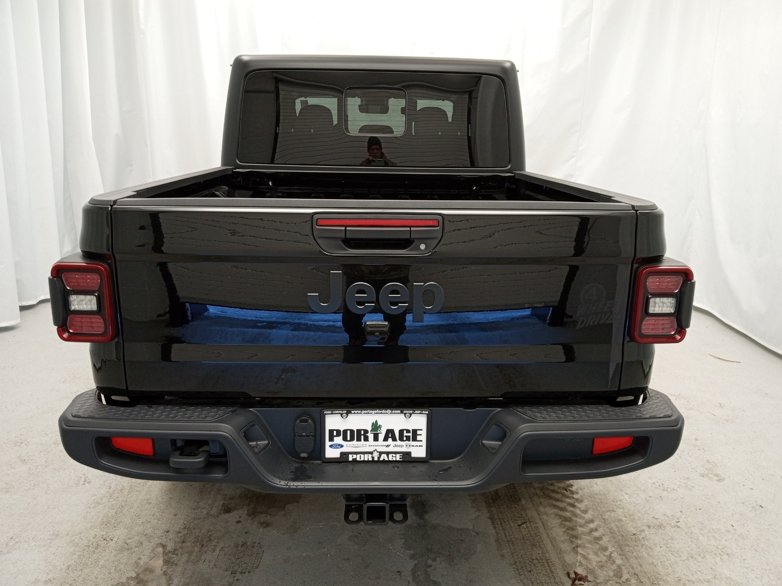 2025 Jeep Gladiator Willys photo 3