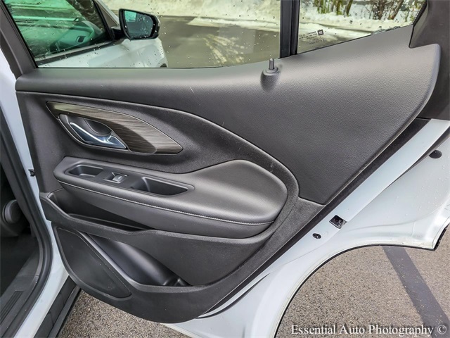 2023 GMC TERRAIN - Image 31