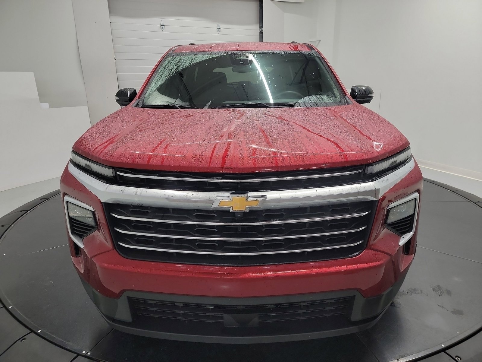 2024 Chevrolet Traverse photo 2