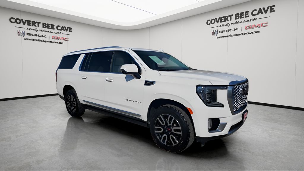 2021 GMC Yukon XL Denali's photo