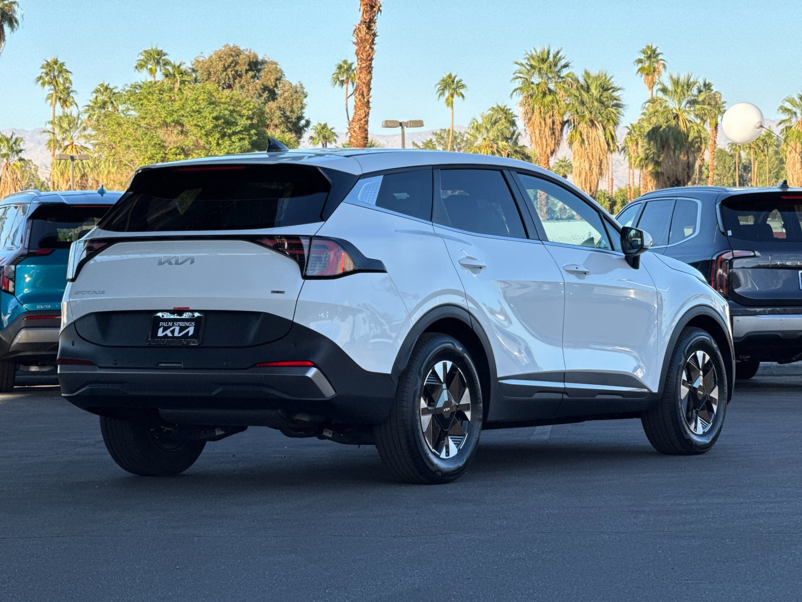 2026 Kia Sportage Hybrid LX photo 3