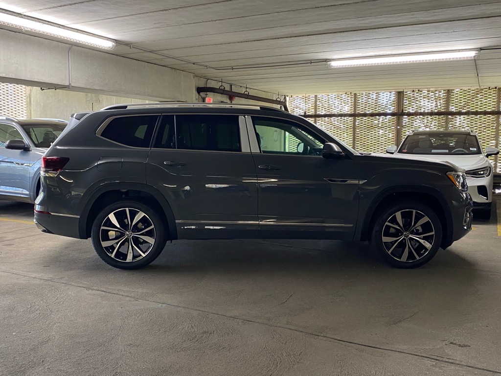 2025 Volkswagen Atlas SEL Premium R-Line photo 2