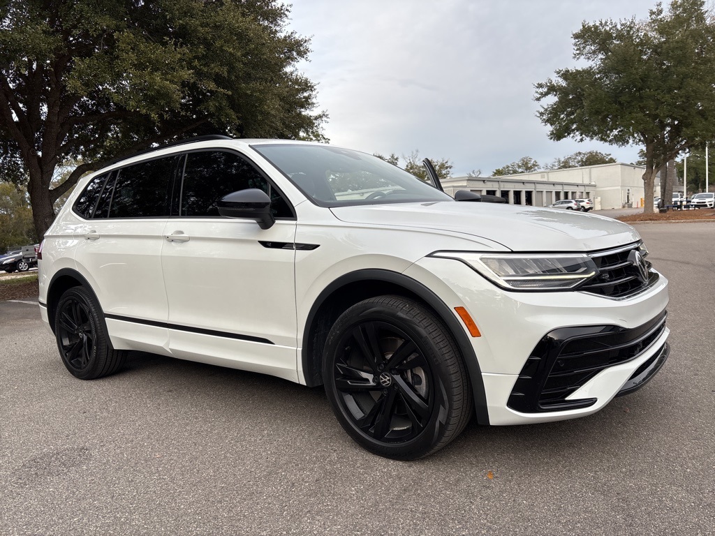 2023 Volkswagen Tiguan SE R-LINE BLACK